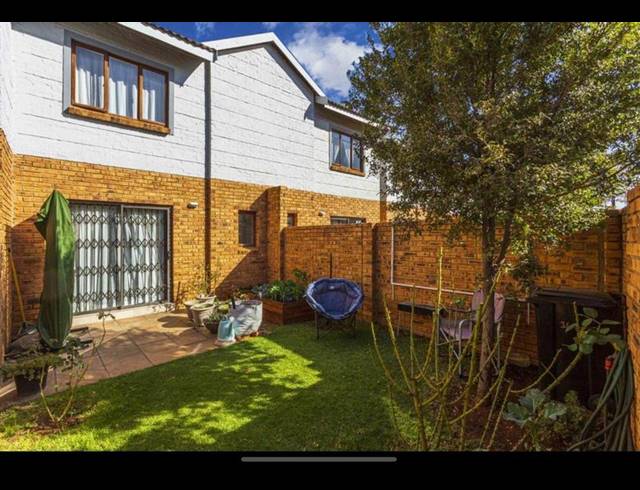 2 BEDROOM APARTMENT FOR SALE IN MIDRIDGE PARK